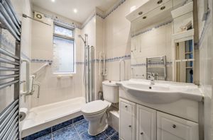Shower room- click for photo gallery